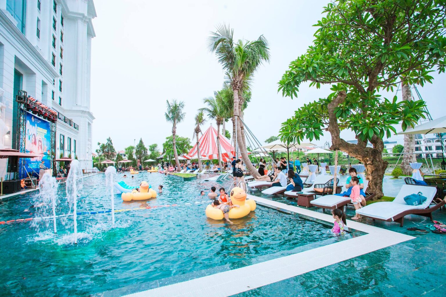 Bể bơi của Westlake Hotel & Resort Vinh Phuc